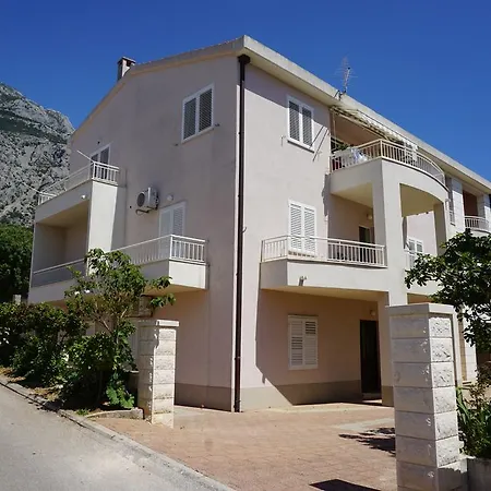 Adrion Makarska